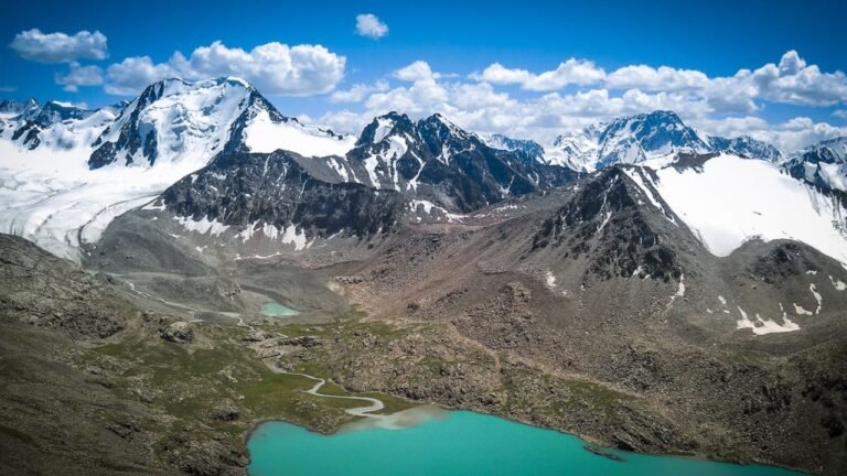 3 Alternative Hikes You Should Add To Your Bucket List (Stunning Scenery and Fewer Crowds!)
