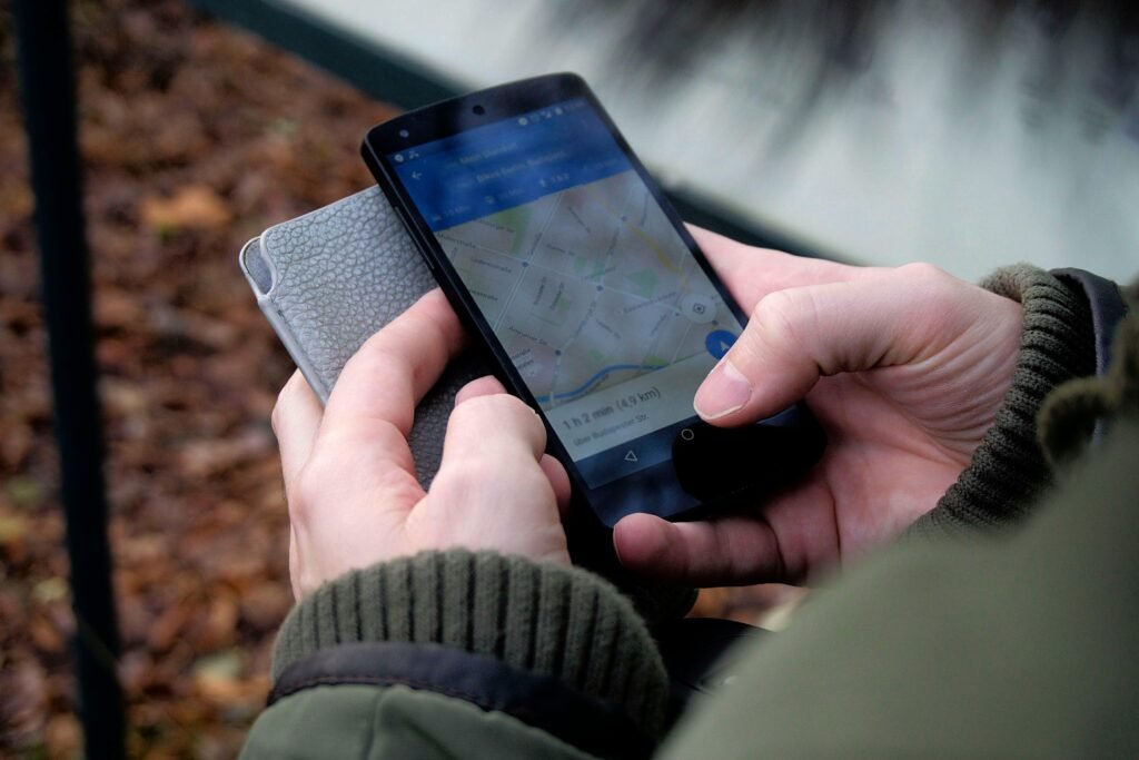 Using maps app on a smartphone